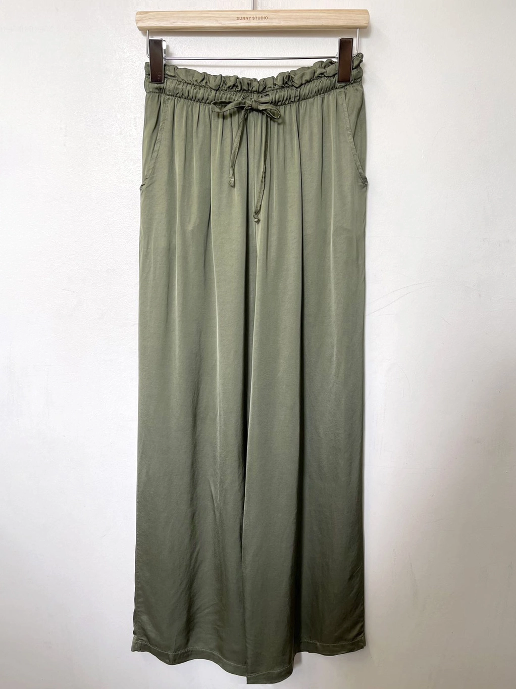 Bukser i 80% viscose og 20% silke - oliven, one size - Billede 4