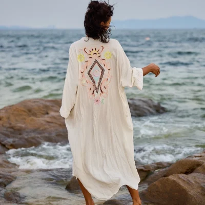 Lyst, blidt og lækkert tøj i luksuriøse naturmaterialer til Kundalini Yoga, hverdag og fest