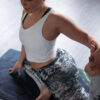 Swirling Gold and Emerald – Økologisk naturgummi yogamåtte med skridsikker overflade - Image 5