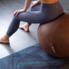 Swirling Gold and Emerald – Økologisk naturgummi yogamåtte med skridsikker overflade - Image 8