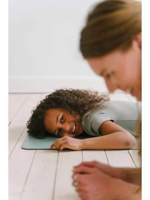 Nordisk designer yogamåtte til børn - Sage - Image 4