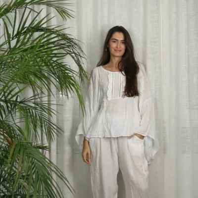 Lyst, blidt og lækkert tøj i luksuriøse naturmaterialer til Kundalini Yoga, hverdag og fest