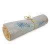 Holistic silk yogamåtte. Broderet påfuglemotiv - sølv